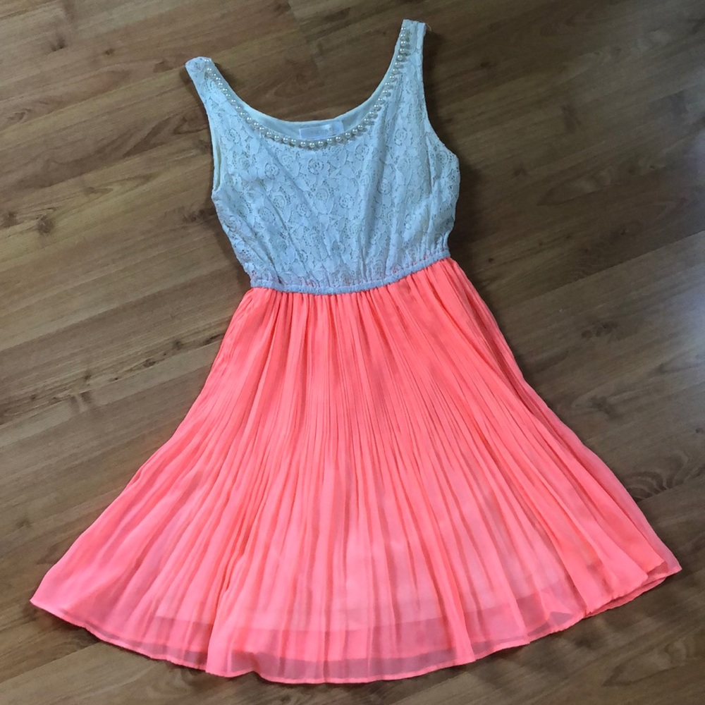 Fun party dress 👗